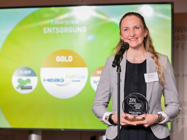 Jasmin Mangold bei der Preisverleihung ZfK-Award 2022