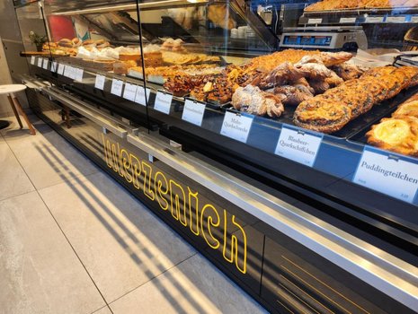 Bäckereiauslage bei Merzenich