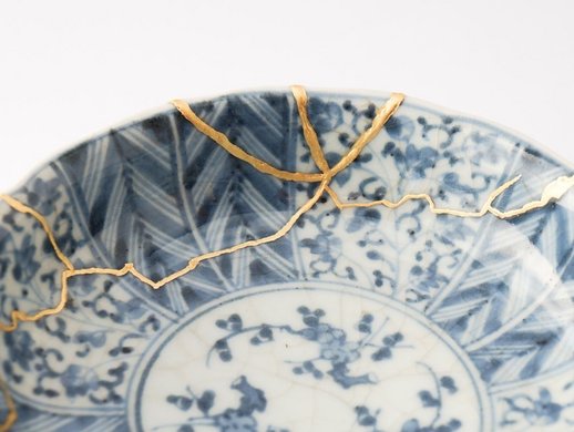 Reparierte Schale mit der Kintsugi-Technik aus Japan.